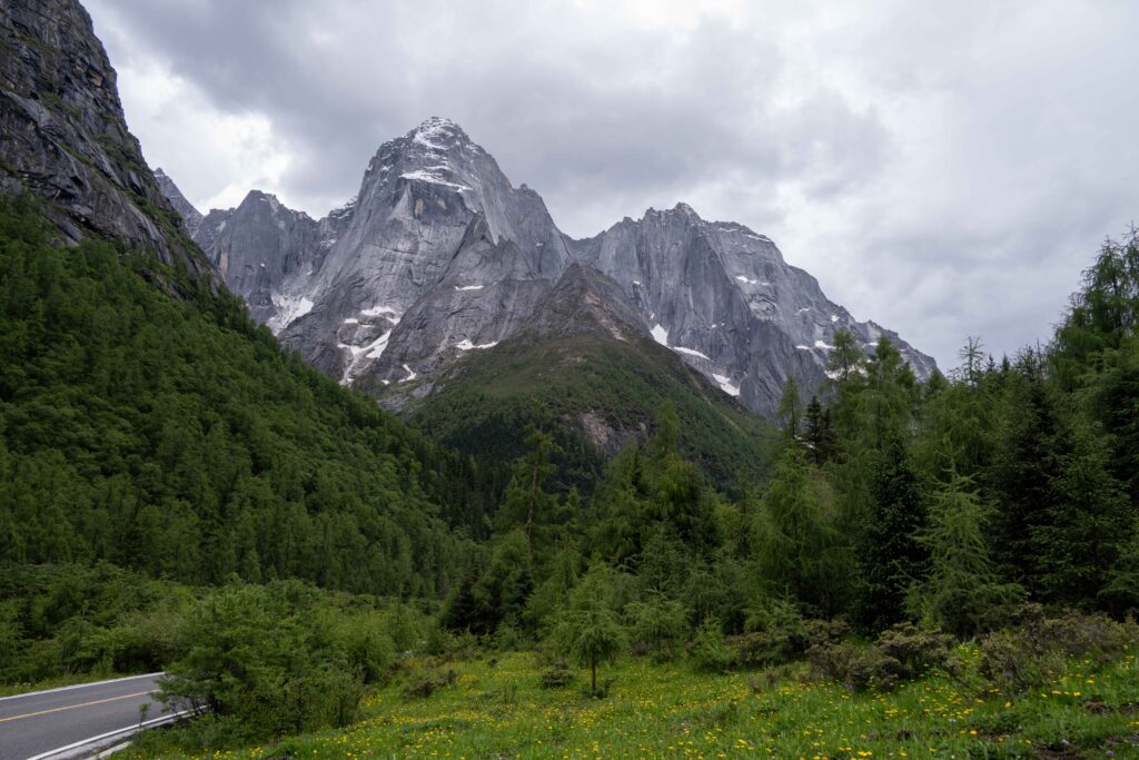 一个人自驾四川西部理小路